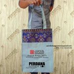 Tas Souvenir Bahan Kanvas kombinasi batik dengan desain sablon Custom